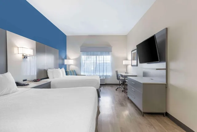 غرفة قياسية بسريرين كوين، Best Western Plus Lake Lanier Gainesville Hotel & Suites 1/2