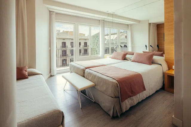 غرفة سوبيريور ثلاثية بشرفة، Park Hotel Barcelona 2/7