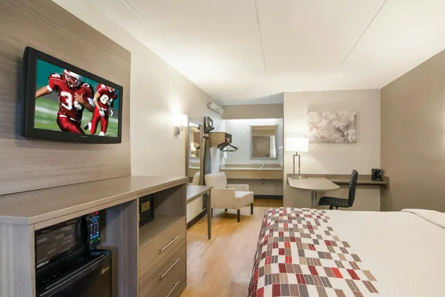 غرفة سوبيريور بسرير كينج، Red Roof Inn Durham - Triangle Park 3/4