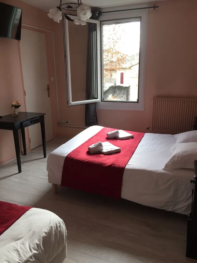 Room, Triple, HOSTELLERIE DE LA SOURCE 6/10
