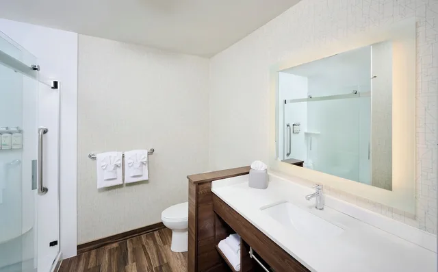 غرفة قياسية، Holiday Inn Express And Suites Brantford 2/3