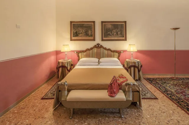 جناح بسرير كينج، Palazzo Rotati 1/6