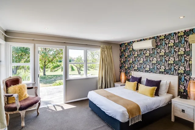 3 Bedrooms, House, 2 Double and Twin Beds، The Farmhouse at Mission Estate 2/7