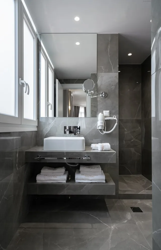 Suite, King Bed, Queen Bed, Sun Deck, Sofa, Hot Tub، Praxitelous Luxury Suites 4/4