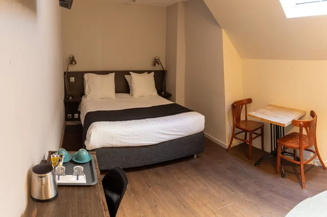 غرفة غراند بسريرين منفصلين بإطلالة، Hotel Residence Le Quinze 10/10