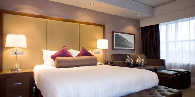 غرفة بسرير كينج، Sandman Signature London Gatwick Hotel 1/1