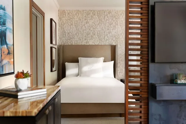 Fairmont Gold, Junior Suite, 2 Queen Beds, Golf Course View, Balcony or Patio، Fairmont Scottsdale Princess 1/2
