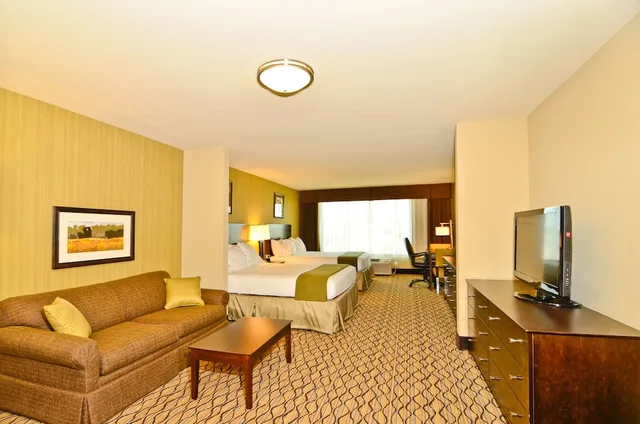 جناح بسرير فردي بغرفتي نوم لذوي الإعاقة، Holiday Inn Express And Suites Williston 5/5