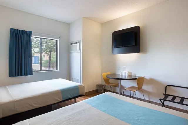 Room, 2 Double Beds, Bathtub, Accessible, Motel6 Page, AZ 7/10