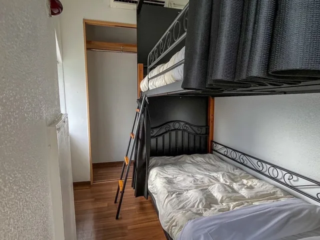 غرفة بسريرين منفصلين وسرير بطابقين، Guest House Umikaji - Hostel 3/4