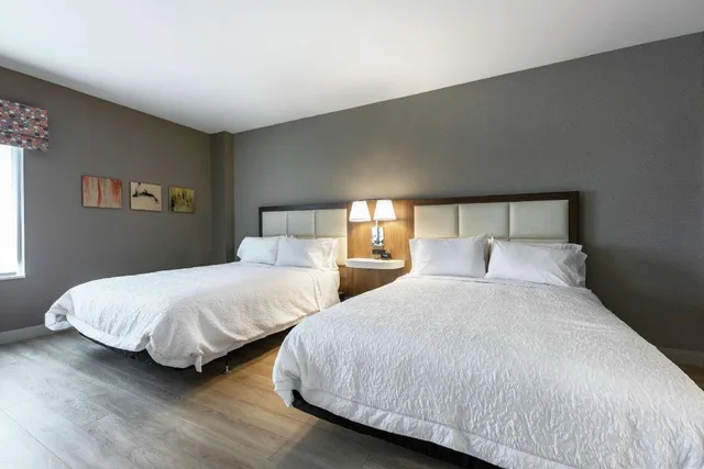 جناح استوديو بسريرين كوين مع أريكة لذوي الإعاقة، Hampton Inn and Suites Charlottetown 2/4
