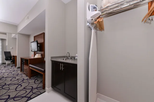 جناح بسريرين كوين مع أريكة لذوي الإعاقة، Comfort Inn & Suites Frisco - Plano 4/4