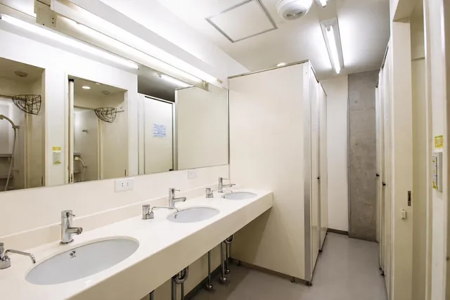 غرفة رباعية بسرير بطابقين بحمام مشترك، Sakura Hostel Asakusa 4/4