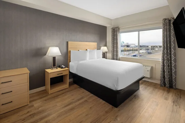 2 Bedrooms, Loft, Suite، Baymont by Wyndham West Edmonton 1/3
