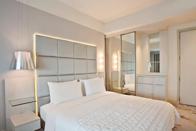 غرفة بسرير كينج بإطلالة، Le Meridien Gurgaon 1/6