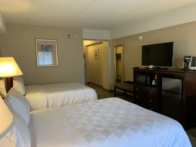 Standard, 2 Double Beds, Holiday Inn Johnstown-Downtown 9/10