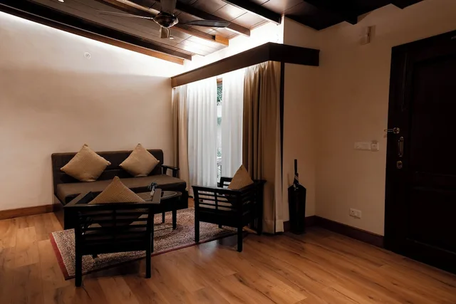 جناح عائلي بسريرين كينج مع أريكة، Aahana Resort and Spa- Jim Corbett 7/9