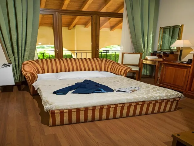 جناح جونيور بسرير مزدوج، Venice Resort 2/4