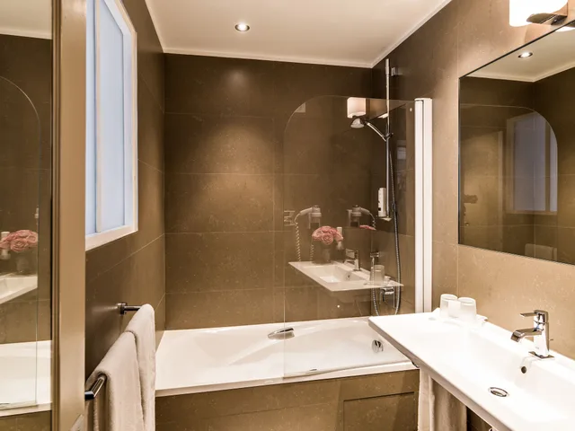 Double Prestige, Hotel Louison 6/6