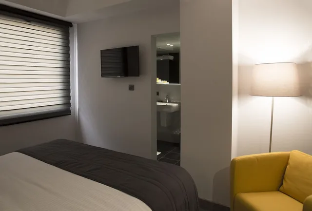 غرفة قياسية بسريرين منفصلين، Nova Hotel Yerevan 3/4