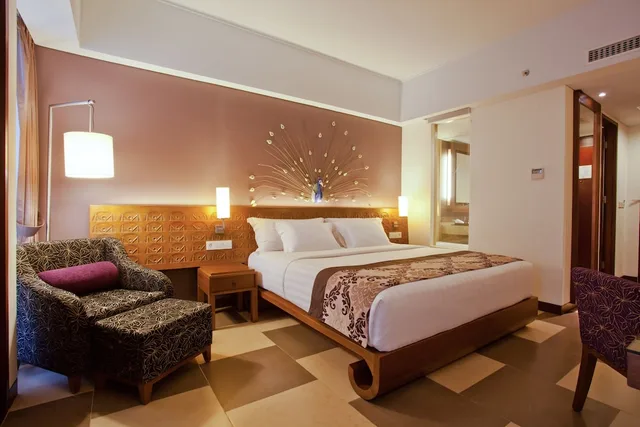 غرفة ديلوكس بسريرين منفصلين بإطلالة على المسبح، Sun Island Hotel and Spa Kuta 4/5
