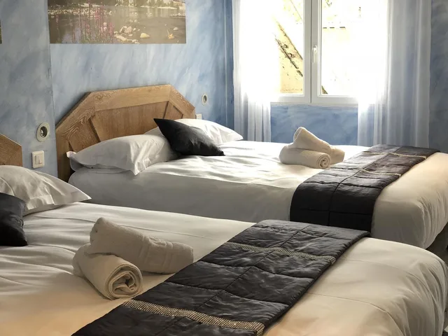 غرفة بسريرين منفصلين، Logis Hotel Bellevue 2/4
