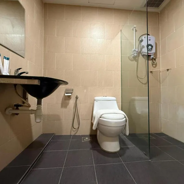 غرفة سوبيريور بسرير مزدوج، Kingston Hotel 25 at Summit Signature Batu Pahat 7/7