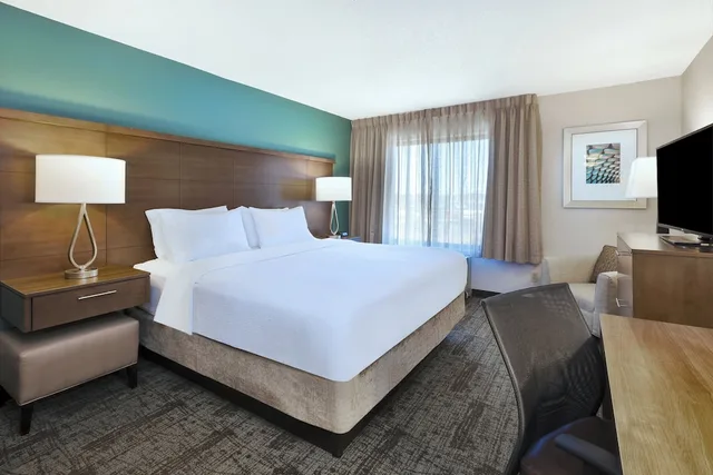 جناح استوديو بسرير كينج بمطبخ، Staybridge Suites Columbia Hwy 63 I 70 3/5