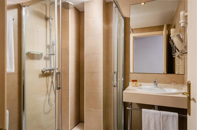 غرفة قياسية بسرير كينج، Petit Palace Trencadis (ex Sunotel Club Central) 9/10
