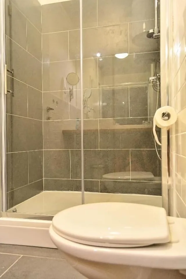 غرفة كلاسيكية بسريرين منفصلين بإطلالة على المدينة، Golden B&B 5/5