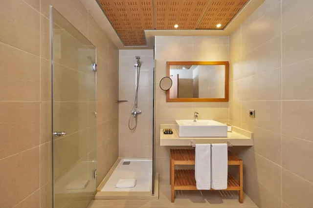 غرفة سوبيريور بسرير مزدوج بإطلالة على البحر بشرفة، Hotel Playa Golf - Adults Only 7/9