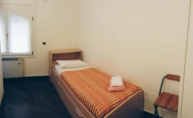 غرفة كومفورت بإطلالة على المدينة بغرفة نوم واحدة مفردة بسرير فردي بحمام مشترك، Il Castello Hostel Boutique 1/3