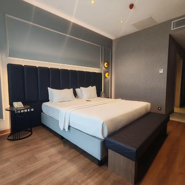 Deluxe, Suite, Sofa, ISG Airport Hotel 2/3