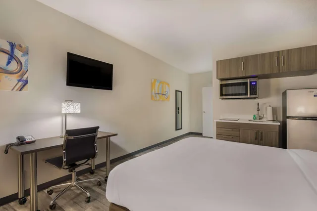 جناح بسرير كوين لذوي الإعاقة، MainStay Suites Joliet I-55 3/5