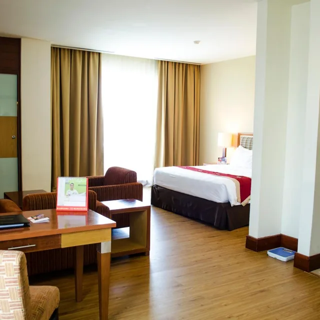 غرفة تنفيذية كلوب، SWISS-BELHOTEL MALEOSAN MANADO 3/10
