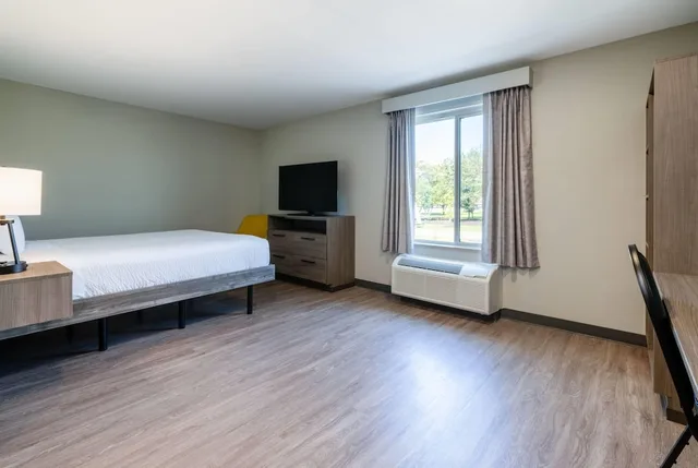غرفة بسرير كوين لذوي الإعاقة، ECHO Suites Extended Stay by Wyndham Colorado Springs Airpt 4/8