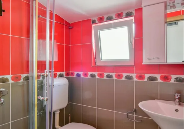 استوديو بسرير كوين بإطلالة على البحر بشرفة، Apartments Kentera 3/3