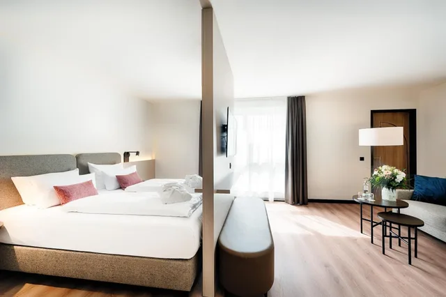 Junior Suite, Multiple Beds، WELCOME Hotel Darmstadt 3/4