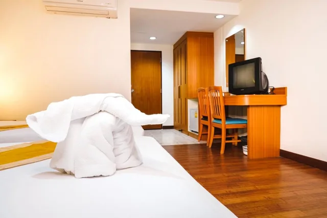 غرفة عائلية بسرير كوين وسرير فردي بإطلالة على المسبح، Neptuna Hotel by Maduzi 2/2