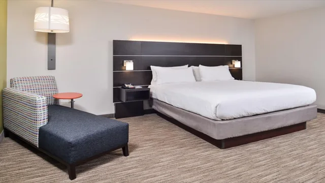 غرفة بسرير مزدوج لذوي الإعاقة، Holiday Inn Express Suites Parkersburg East 4/5