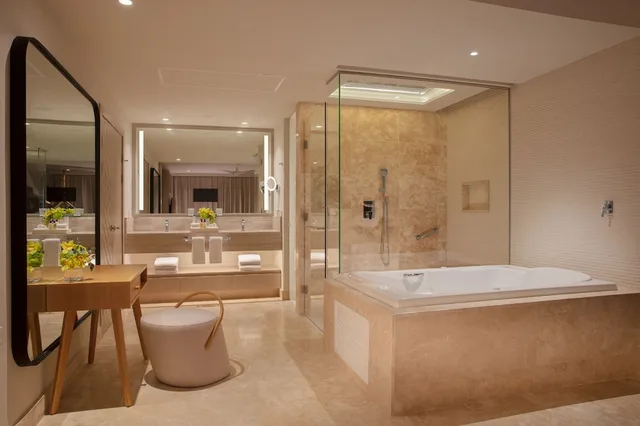 Xhale Club, Master, Suite, King Bed, Ocean Front، BREATHLESS CANCUN SOUL RESORT AND SPA 2/2