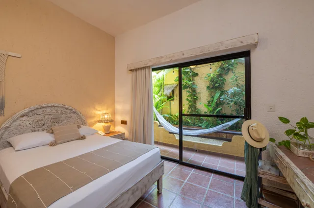 Standard, Double Bed, Street View، Hotel Colibri Beach 4/10
