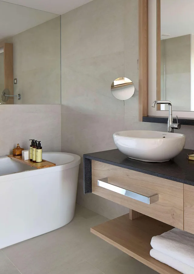 2 Bedrooms, Suite, City View, ME Barcelona 10/10
