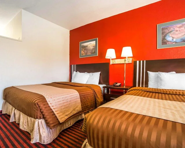 Room, 2 Queen Beds, Accessible, Rodeway Inn At Lake Powell 1/5