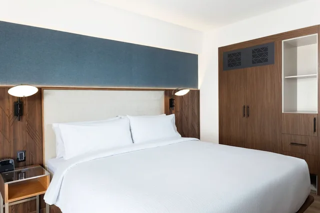 جناح جونيور بسرير كينج بإطلالة على المدينة مع أريكة، Courtyard By Marriott Puebla Las Animas 7/10