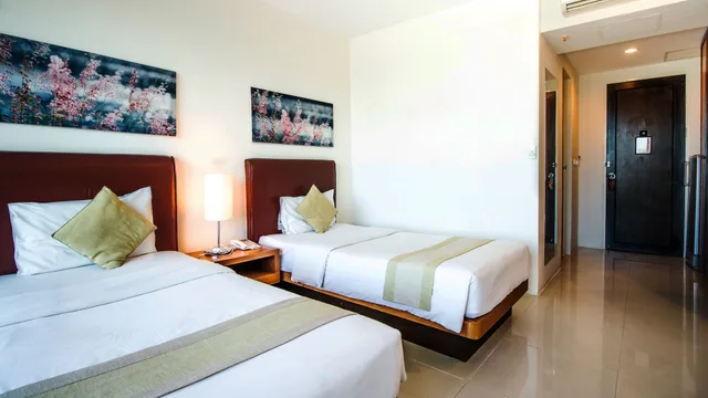 غرفة سوبيريور بسريرين منفصلين، B2 Premier Hotel & Resort 1/4
