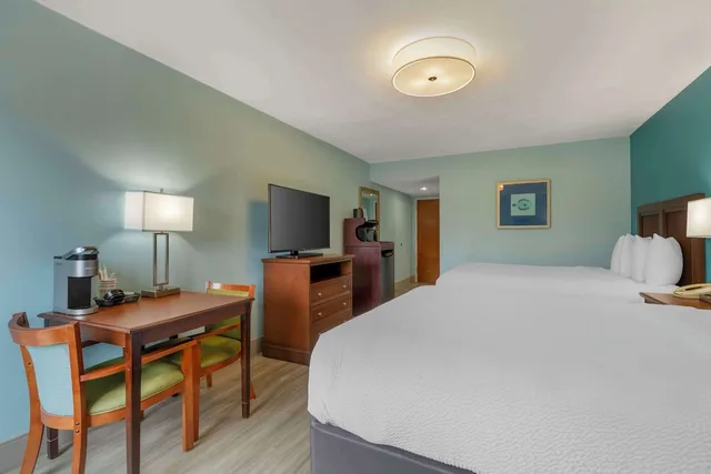 غرفة قياسية بسريرين كوين لذوي الإعاقة، Best Western Plus Myrtle Beach @ Intracoastal 1/5