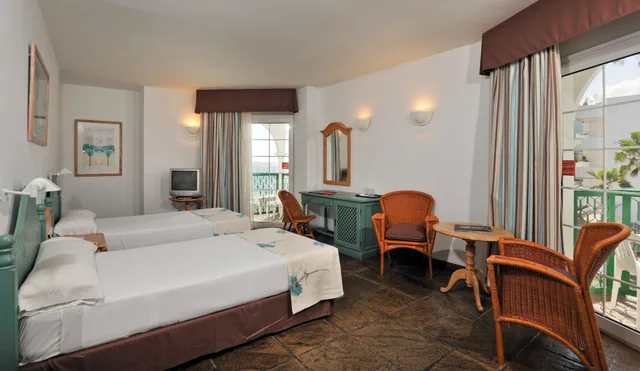 Sol, Twin Beds, Sea Front، Sol Los Fenicios Hotel - Adults Only 1/2