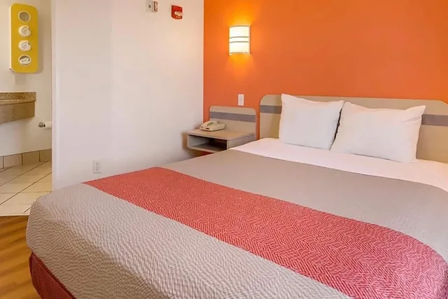 غرفة بسرير كوين لذوي الإعاقة، Howard Johnson by Wyndham Lemoore 5/10