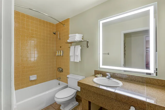 Suite, King Bed, Town View, Living Area, Annex, Best Western Plus Arroyo Roble Hotel & Creekside Villas 4/5
